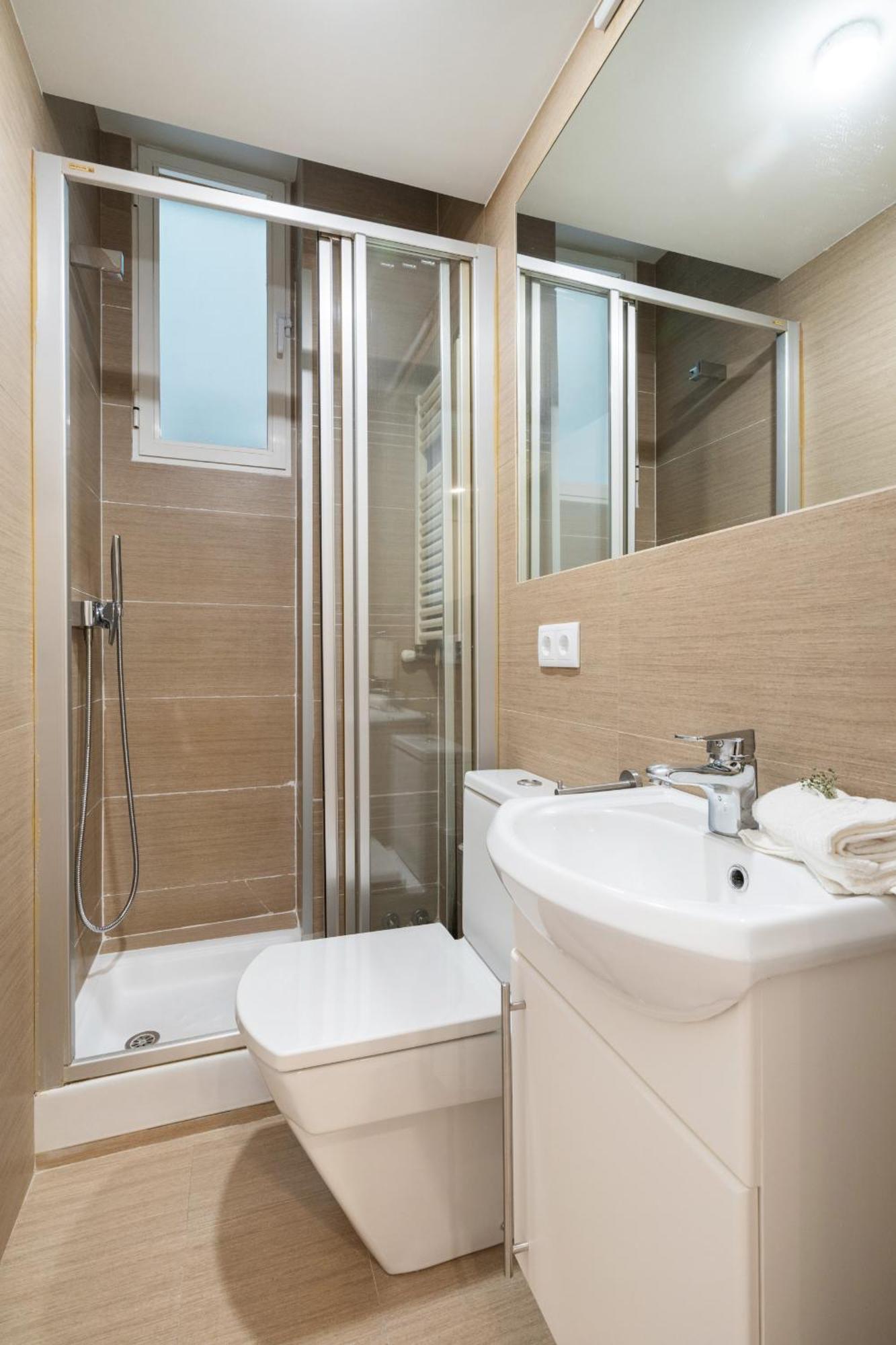 Apartamento Reformado En Metro Ibiza Alquiler Temporal Madrid Exterior photo
