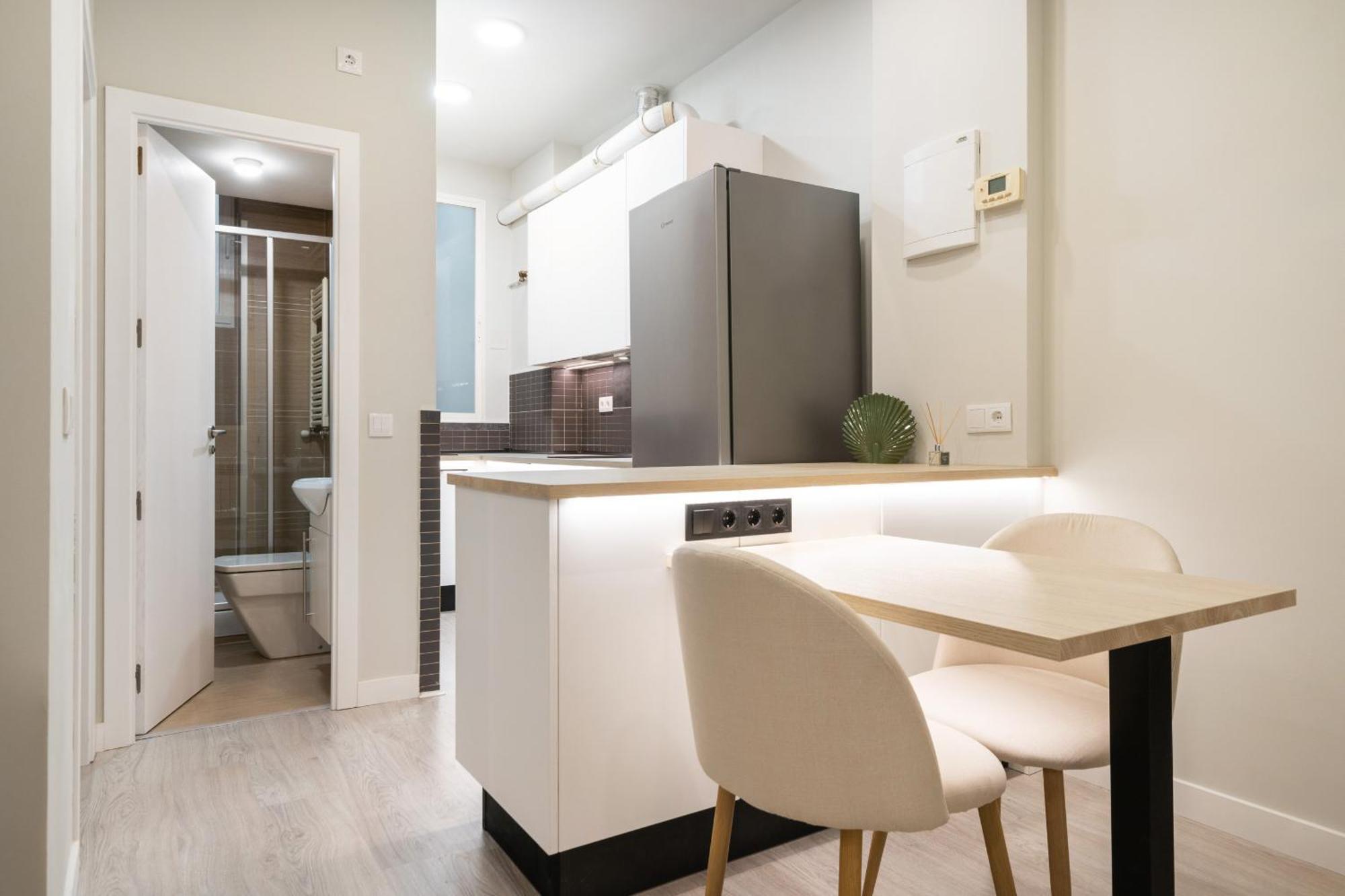 Apartamento Reformado En Metro Ibiza Alquiler Temporal Madrid Exterior photo