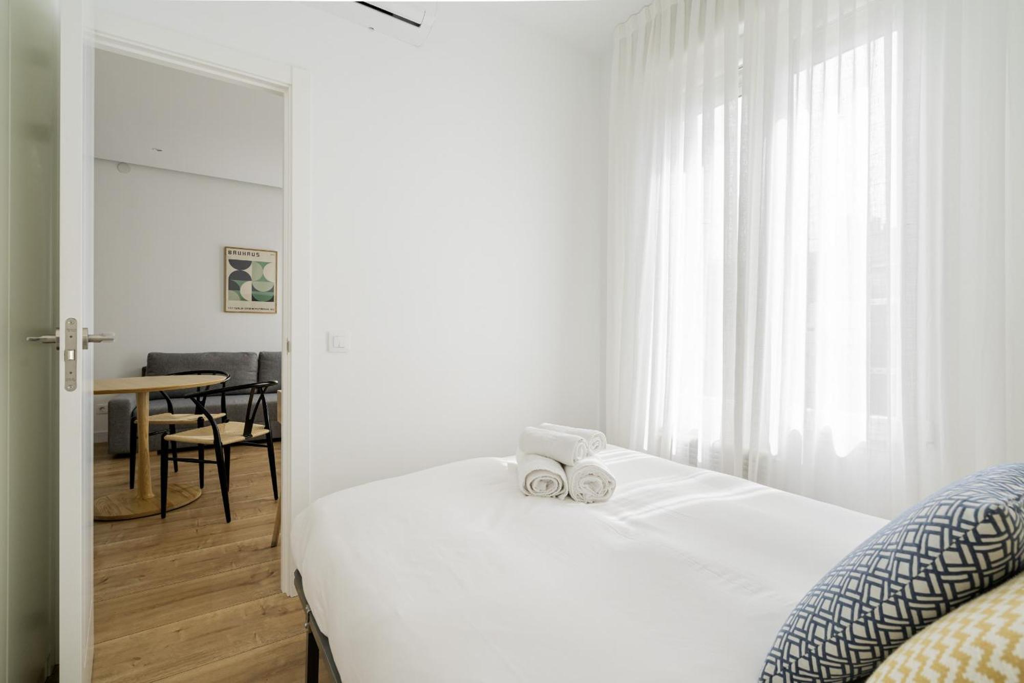 Apartamento Reformado En Metro Ibiza Alquiler Temporal Madrid Exterior photo